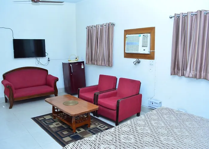 Blue Triangle Family Hostel New Delhi